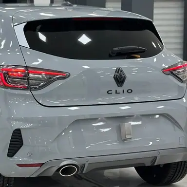 Renault Clio 5, tail lights and badge